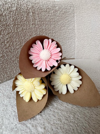 daisy candle bouquet