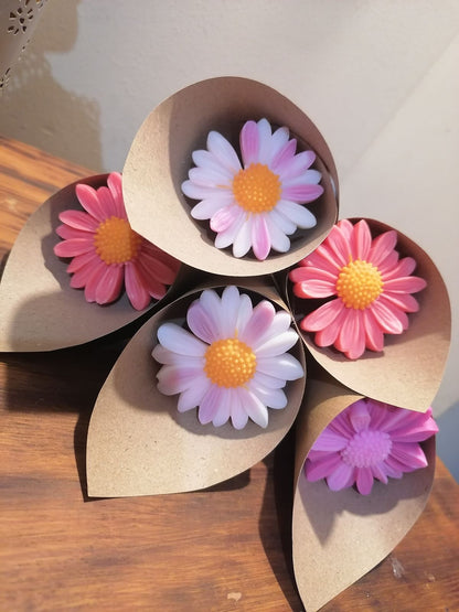 daisy candle bouquet