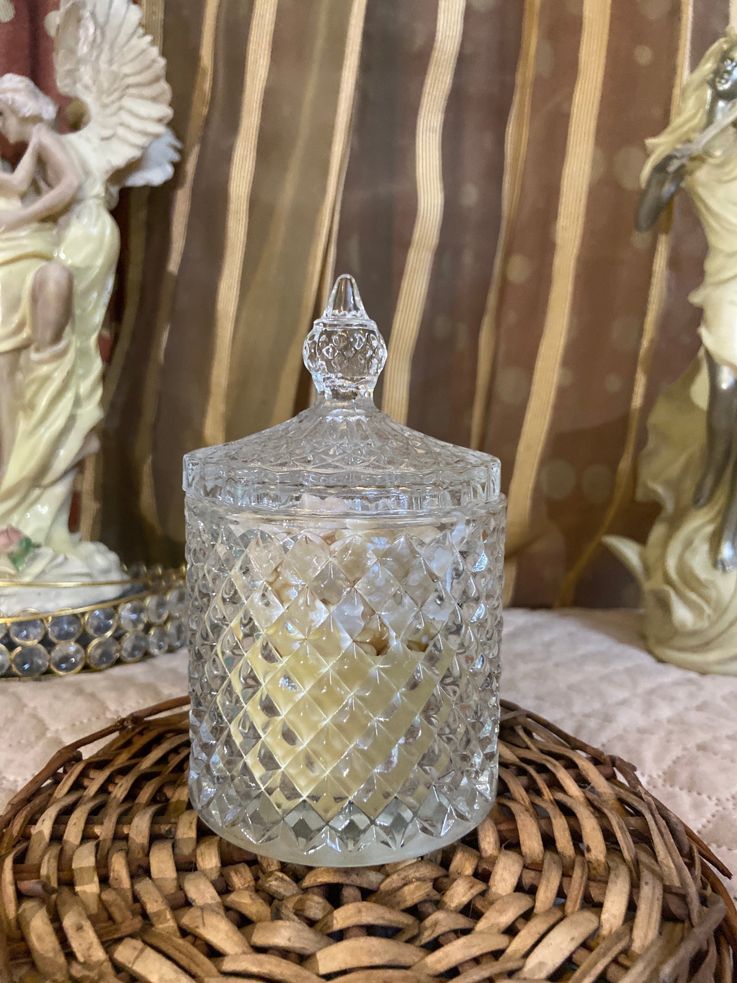 PEARL CANDLE IN CRYSTAL JAR
